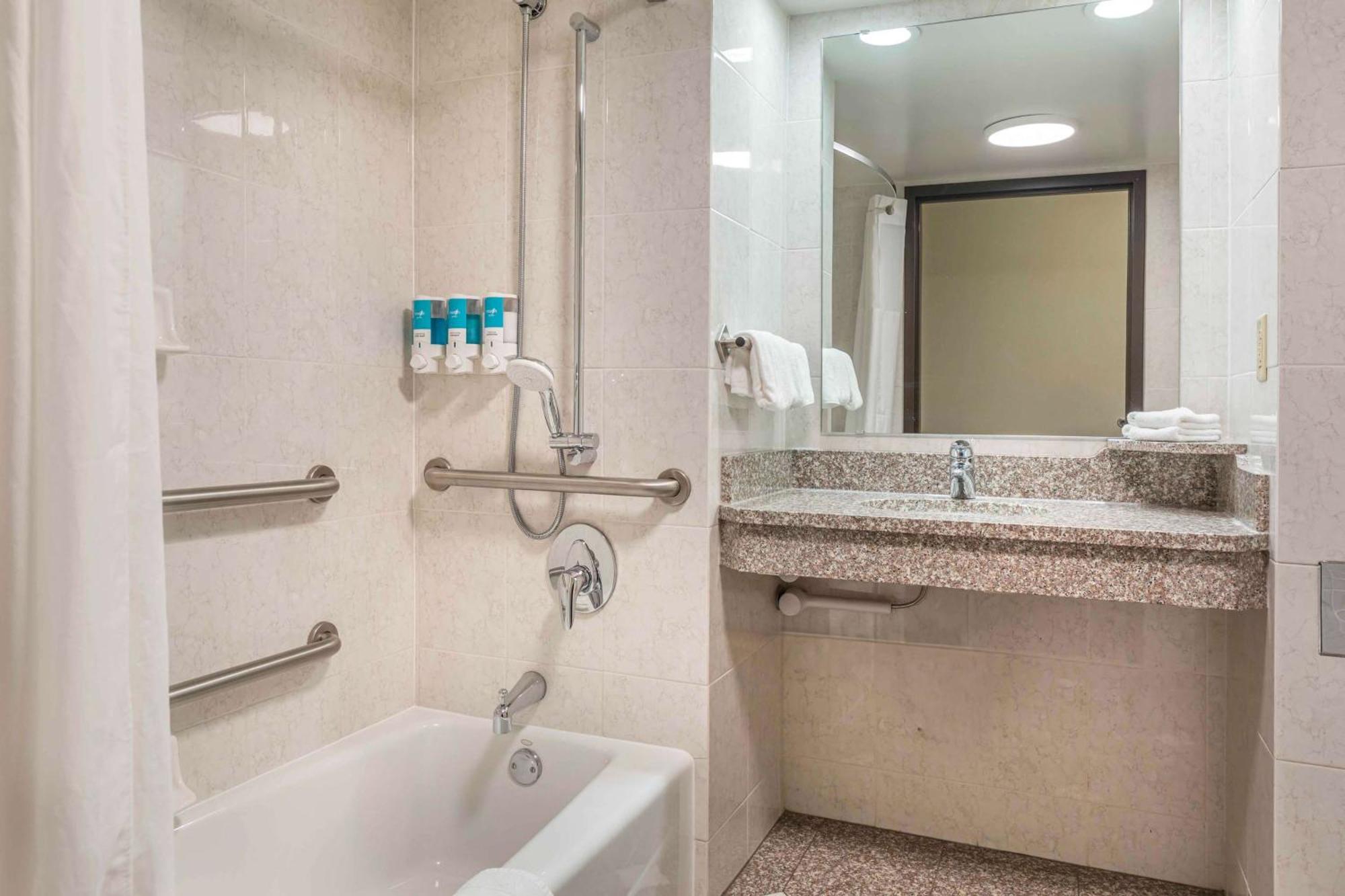 Drury Inn & Suites St. Louis-Southwest Valley Park Extérieur photo